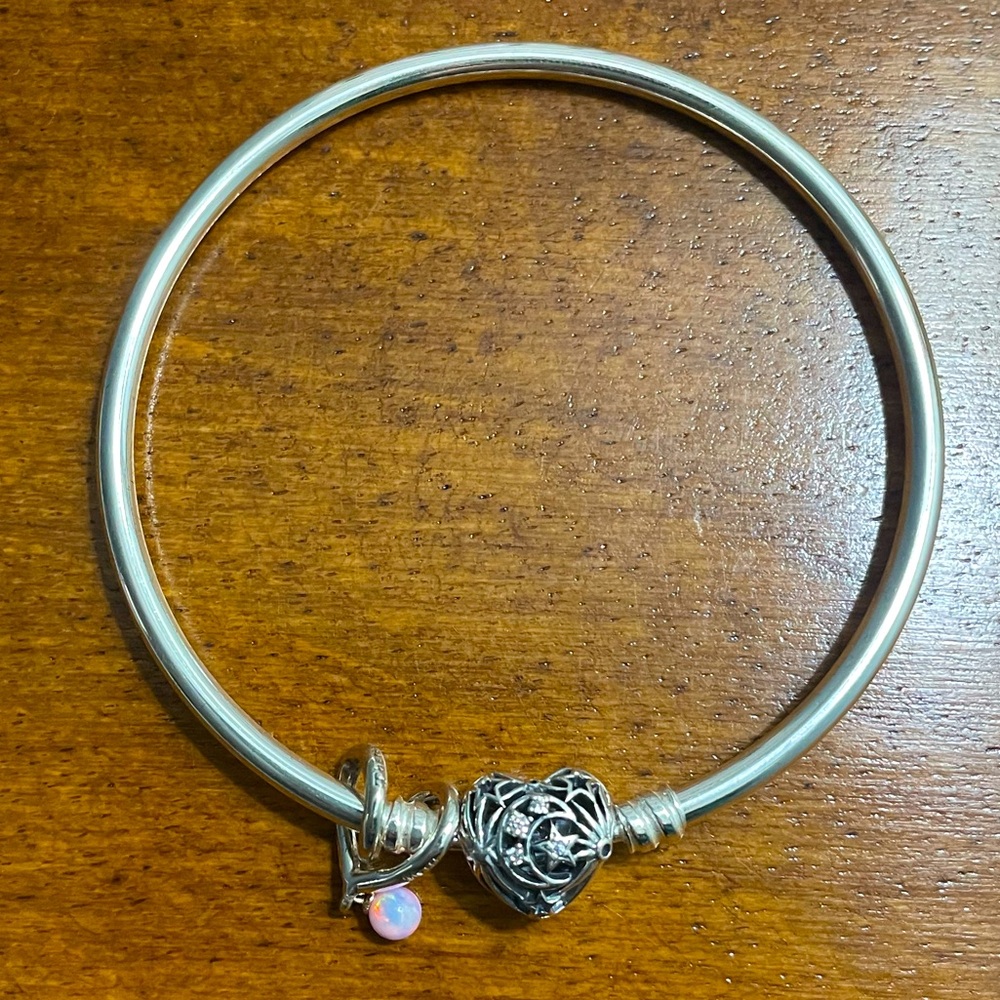 Pandora Celestial Heart Bangle with charm - brand new with bag